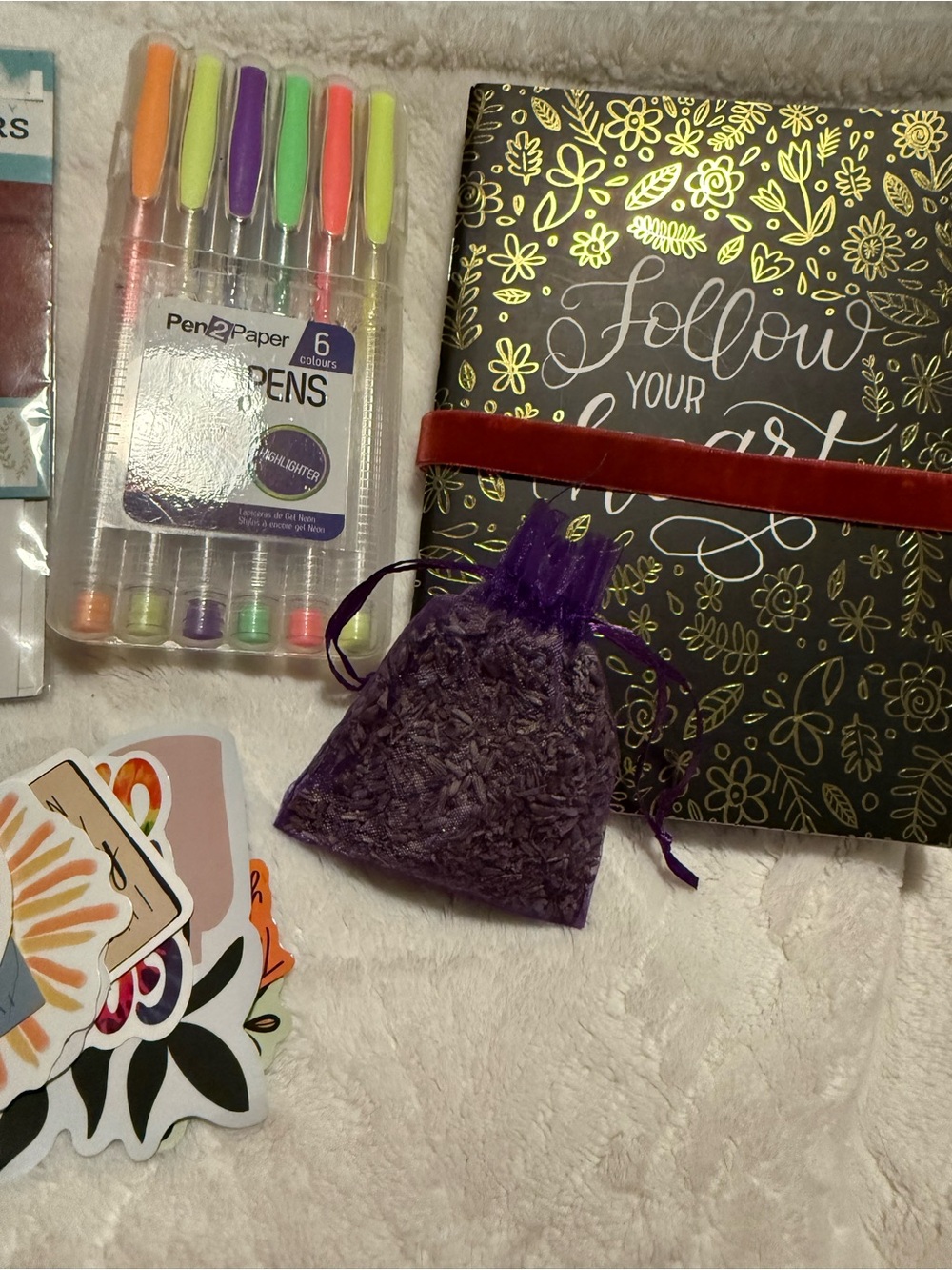 NOTEBOOK & ACCESSORIES BUNDLE - Picture 8 of 10
